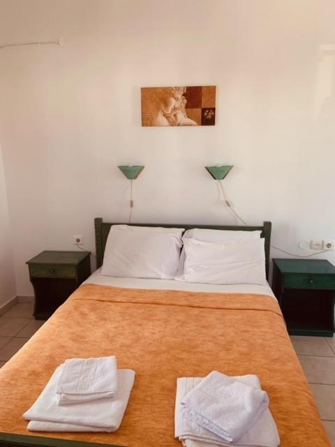 Manousos Rooms Adamantas  Exteriör bild