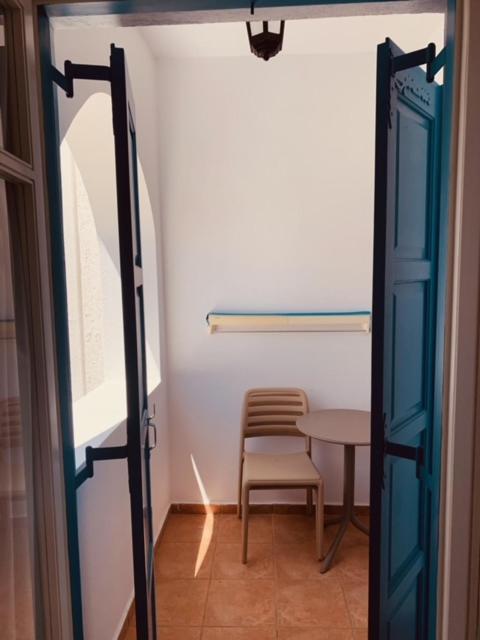 Manousos Rooms Adamantas  Exteriör bild