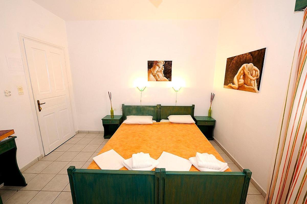 Manousos Rooms Adamantas  Exteriör bild