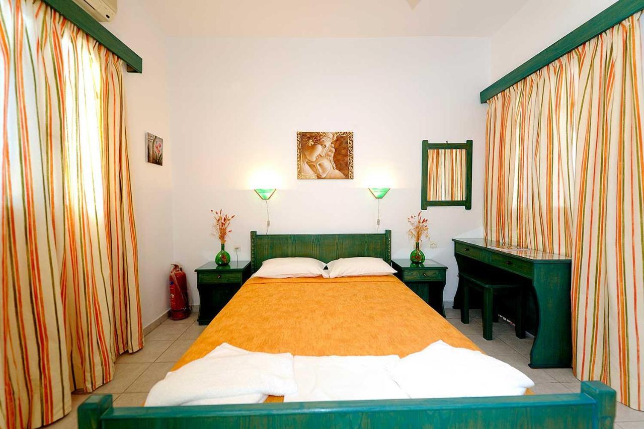 Manousos Rooms Adamantas  Exteriör bild